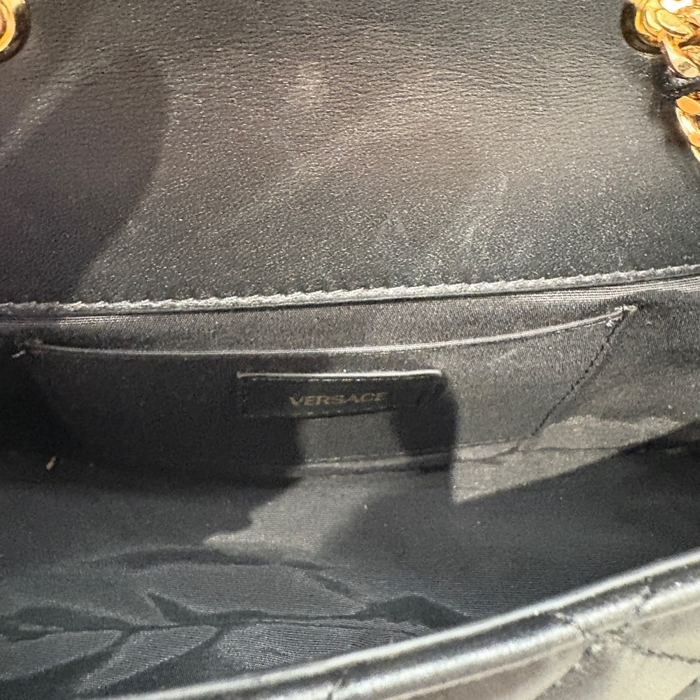 Versace classic Medusa Elegant Black Quilted Shoulder Bag - Picture 5 of 6